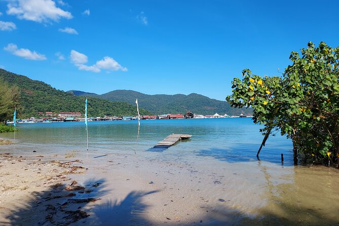 Private Kayak Experience in Bang Bao Bay With Lunch
