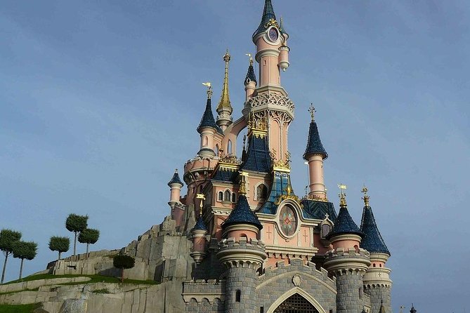 Private Luxury Car Transfer From Paris City to Disneyland Paris