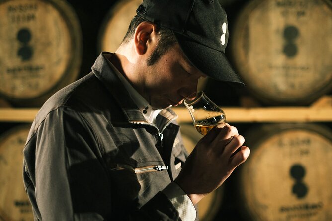 Private Miyajima Oyster and Sakurao Whisky Distillery Tour