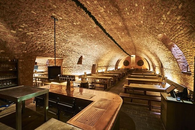 Private Munich Beer Hall-Hopping With 3-Course-Menu, Free Beer and Beer-Tasting
