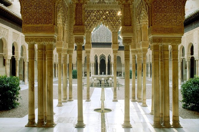 Private Official Tour Guide for Visit to Alhambra in Granada From Cordoba Hotel