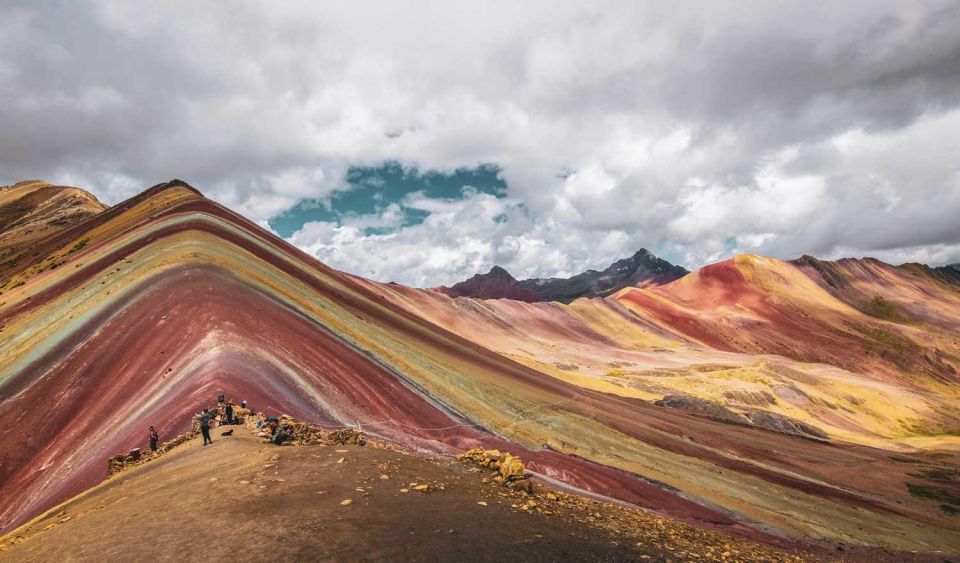 1 private rainbow mountain with lunch Private : Rainbow Mountain With Lunch