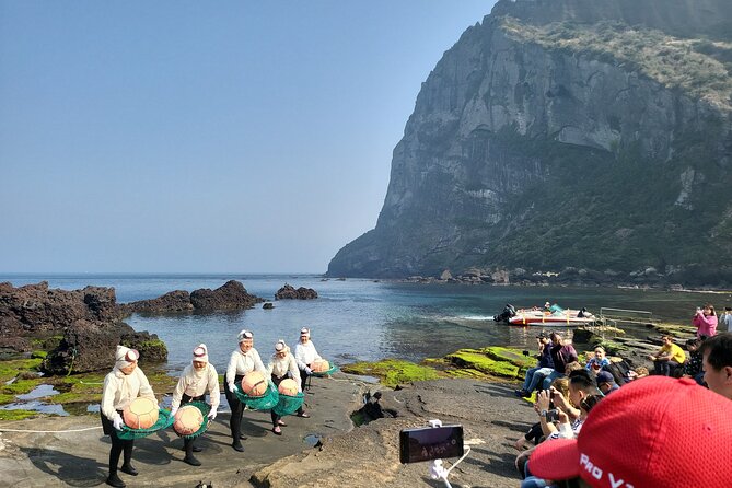 Private Round Trip Woman Diver Performance in Jeju Island