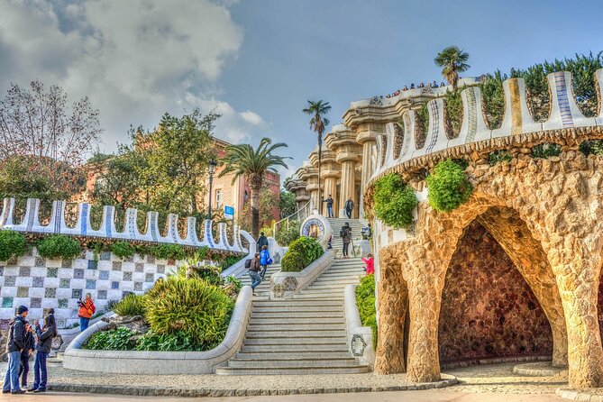 Private Sagrada Familia & Park Guell Guided Tour