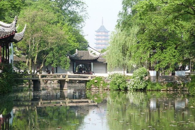 Private Suzhou Garden and Water Town Highlight Trip With Hotel or Railway Station Transfer