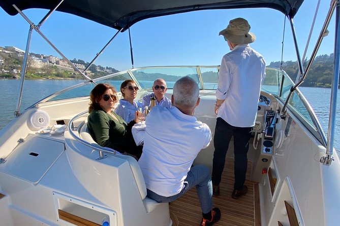 Private Tasting in the Douro (1 to 6 People) on a Yacht Just for You