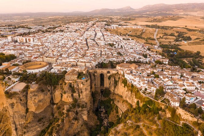 Private Tour in Sevilla to Granada Stopping in Ronda