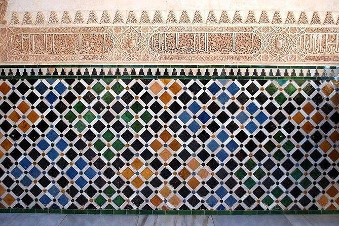 Private Tour: Nasrid Palaces, Generalife, Alhambra and Albaicín.