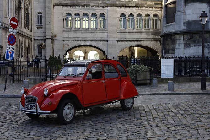 Private Tour of the Must-See Places of Paris in a 2CV