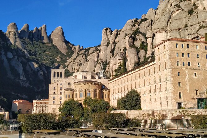 Private Tour to Montserrat With a Specialized Local Guide
