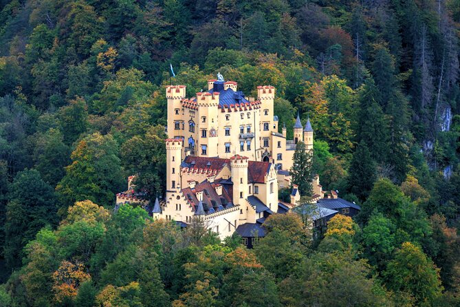 Private Tour to Royal Castle of Neuschwanstein and Hohenschwangau