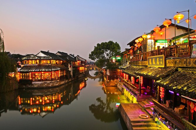 Private Tour to Xitang and Liantang Water Town From Shanghai With Dinner and Boat Ride