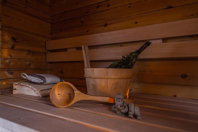 Private Tour: Traditional Finnish Firewood Sauna and Hot Tub