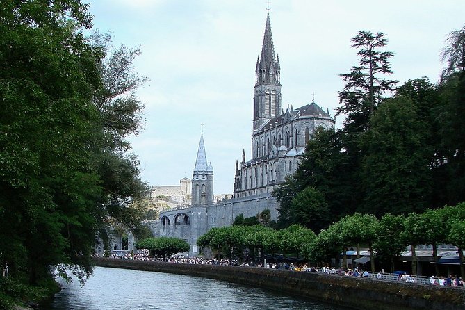 Private Transfer From Barcelona to Lourdes in France