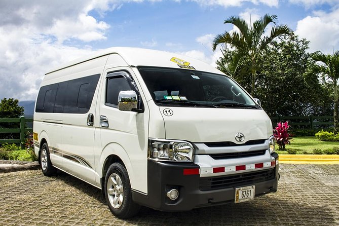 Private Transfer From La Fortuna to Manuel Antonio From 1 to 6 Passengers