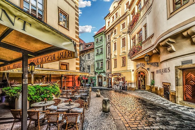 Private Transfer From Pilsen to Prague With 2 Hours for Sightseeing