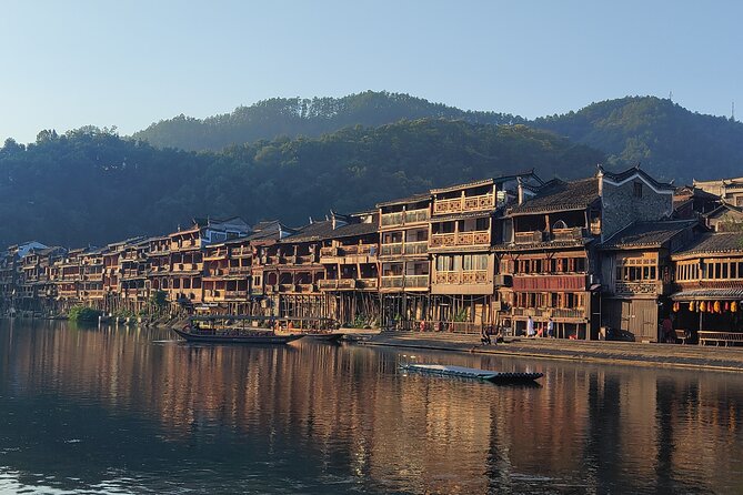 Private Transfer From Zhangjiajie to Fenghuang and Stops at Furong Old Town