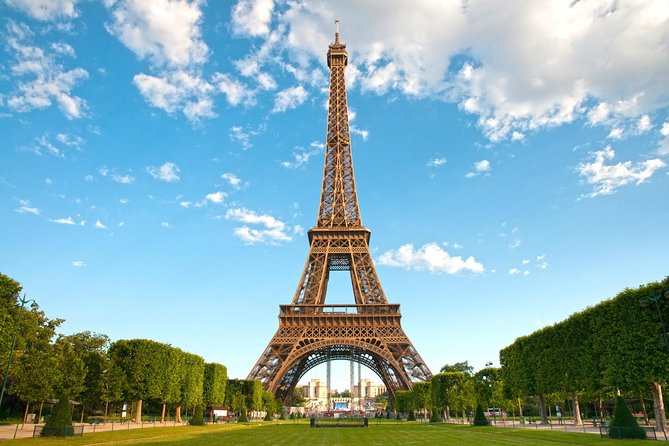 Private Transfer: Paris Airport CDG to Paris City by Luxury Van