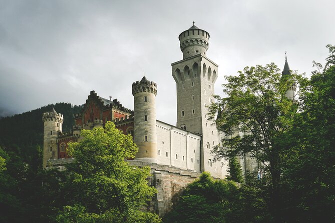 Private Van Tour to Royal Castle of Neuschwanstein From Munich