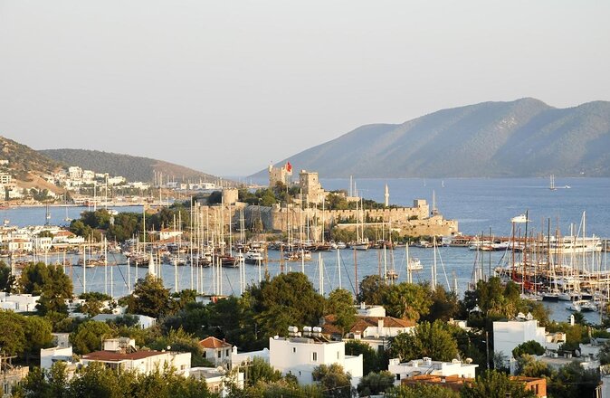 Private VIP Gulet Boat Tour With Lunch in Bodrum For 6 Hour