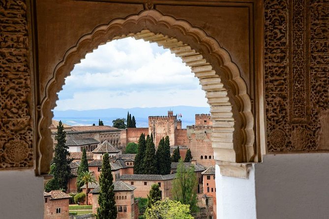 Private Visit to Alhambra in Granada From Seville