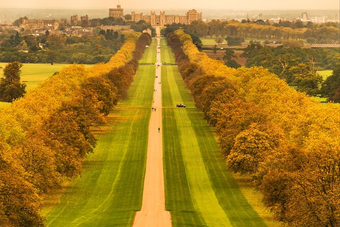 Private Windsor Castle, Stonehenge, the City of Bath From London