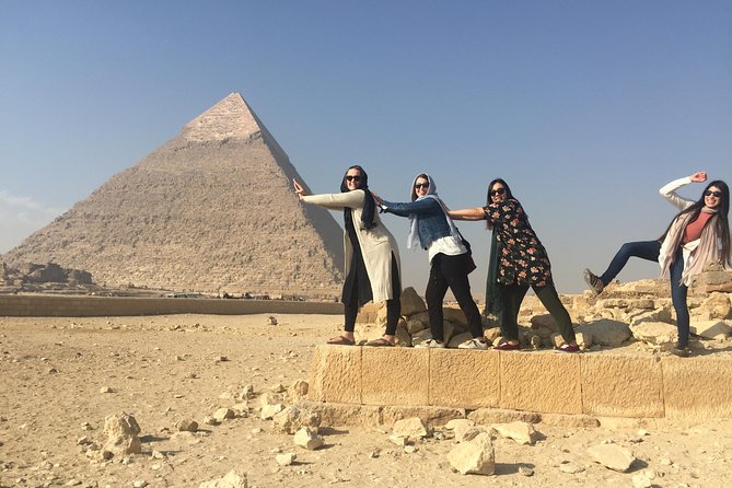 Privet Tour to Pyramids of Giza, Sphinx & Memphis and Saqqara