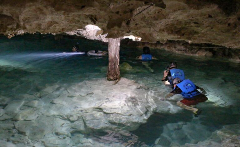 Puerto Morelos: Cenote Snorkelling Tour and Mayan Ceremony