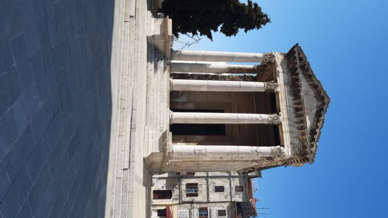 Pula: Historic Sites Guided Walking Tour