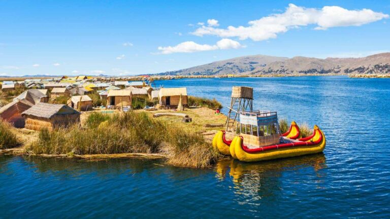 Puno: Uros and Taquile Islands 1-Day Tour and Lunch