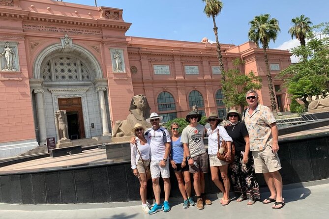 Pyramids of Giza, Sphinx and Egyptian Museum Day Tour
