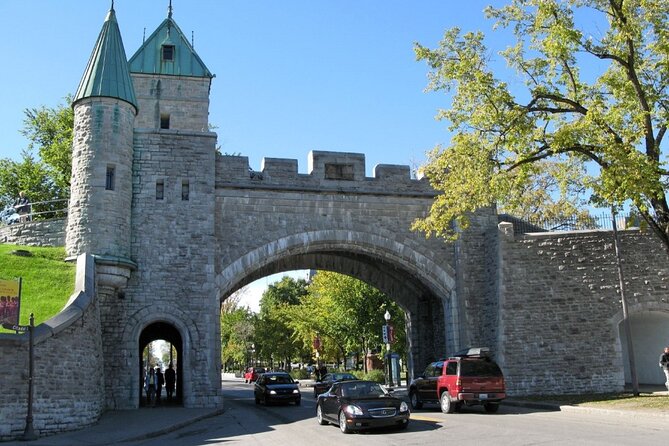 Quebec City Scavenger Hunt: The Horrors of Quebec City!