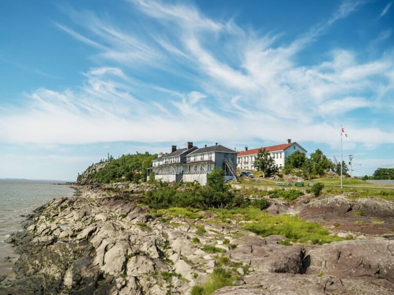 Quebec: Grosse Île & Irish Immigrant Memorial Cruise & Tour