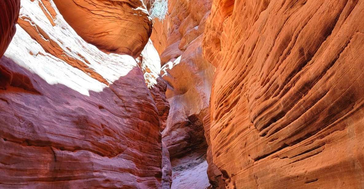 Red Canyon (Peek-a-Boo Canyon): Off-Road Jeep Tour & Hike - Language and Meeting Point Details