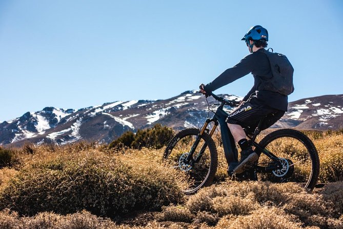 Rent an Electric Mountain Bike in Santiago to Ride in a Bike Park