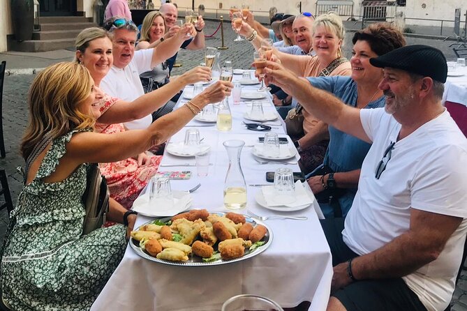 Rome: Social Table Dinner Experience With a Local Foodie