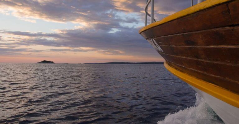 Rovinj: Sunset Boat Trip With Dolphin Watching
