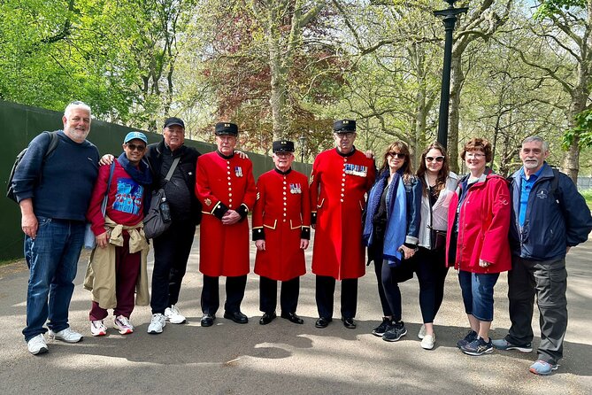 Royal Family and Changing of the Guard Walking Tour