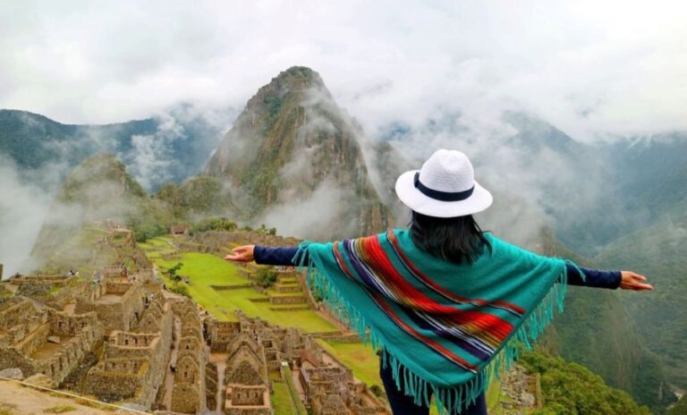 Sacred Valley Machu Picchu 2-Days Night in Machu Picchu