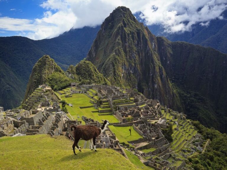 Sacred Valley Machu Picchu With Trains 2d/1n