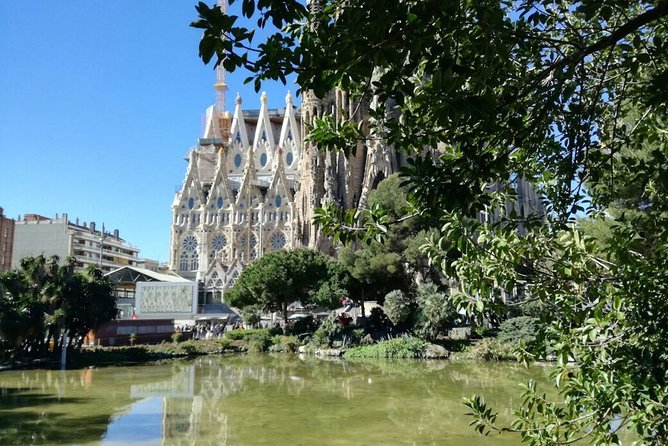 Sagrada Familia Experience Guided Tour