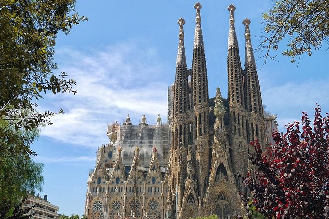 Sagrada Familia Tour With Skip the Line Access