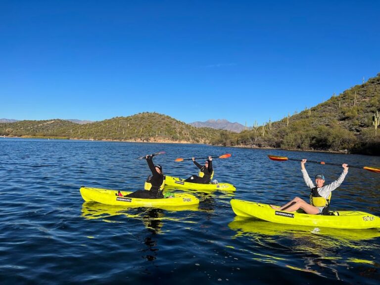 Saguaro Lake: Guided Kayaking Tour