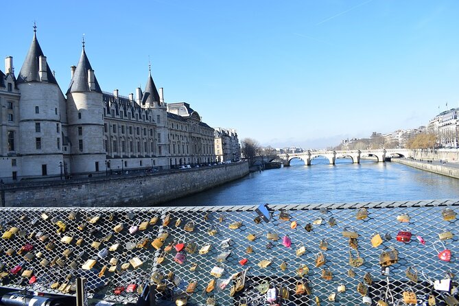 Sainte-Chapelle and Conciergerie Guided Tour With Ticket in Paris - Group Size and Ticket Details