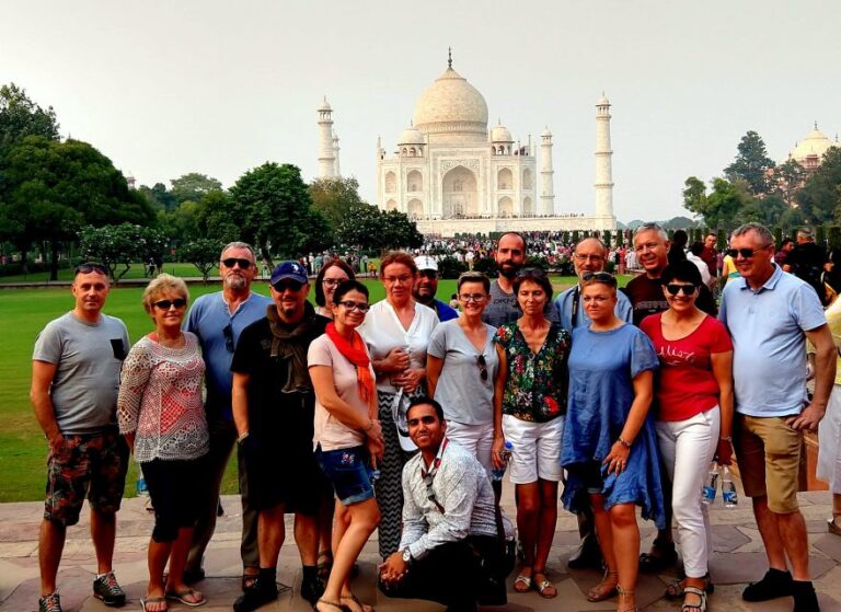 Same Day Agra Tour With Lunch & Walk in Heritage Village
