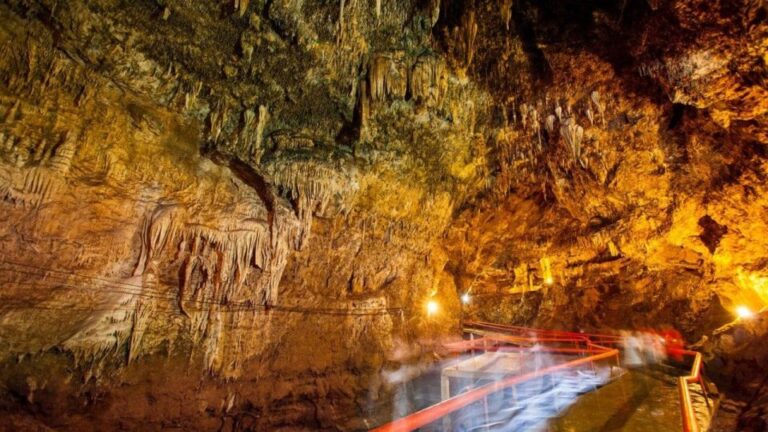 San Cristobal: Rancho Nuevo Caves and Arcotete Tour