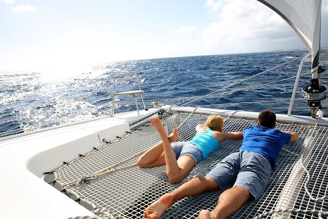 Santorini: All-Inclusive Classic Semi-Private Catamaran Cruise