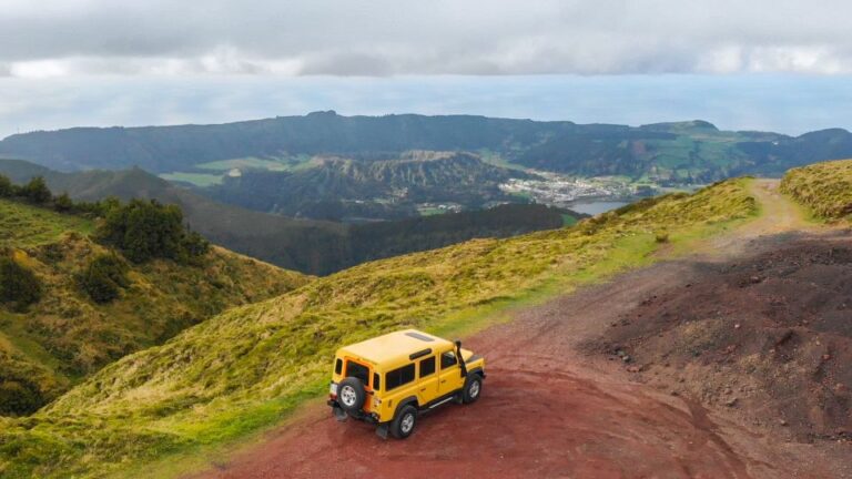 Sao Miguel: Jeep Tour to Sete Cidades & Lagoa Do Fogo