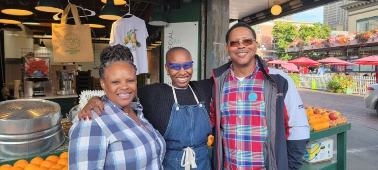 Seattle: Coffee and Brunch Tasting Tour at Pike Place Market