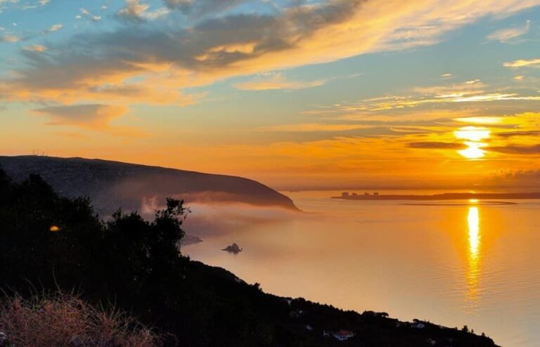 Sesimbra/Arrábida: Sunrise on Board Tour